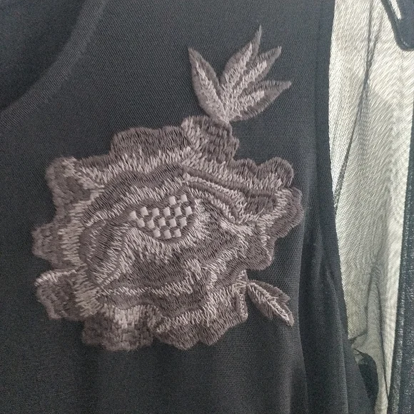 LOGO Lavish Embroidered Black Mesh Slub Knit Top XL - Picture 10 of 12